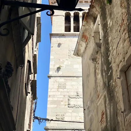 Seayou!***charming 1-bedroom Unit In The Old Center Of * Cres